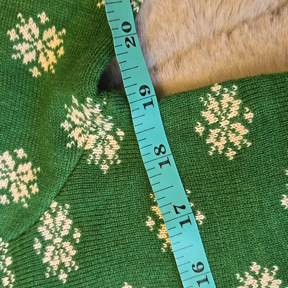 Box Lunch Slytherin Holiday Sweater, Unisex Extra Small, Great Condition - Picture 3 of 10